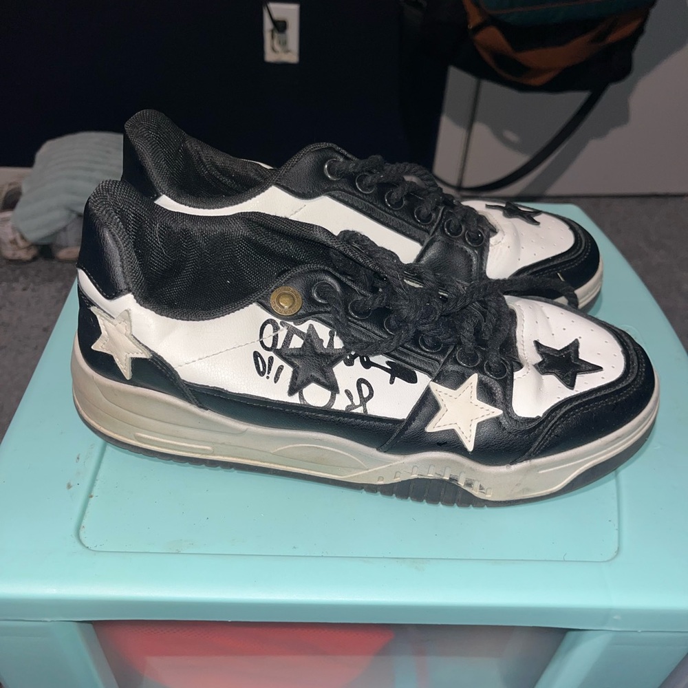 SHEIN Black and White Star Sneakers